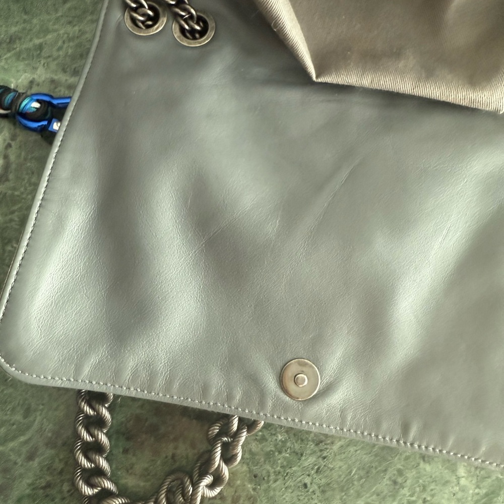 CHANEL LIMITED EDITION GRAFFITI ART SCHOOL FLAP BAG FROM 2014 - Picture 11 of 17